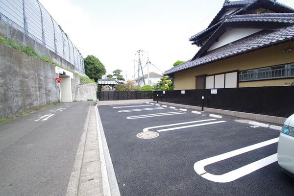 駐車場(★敷地内に駐車場有ります★)