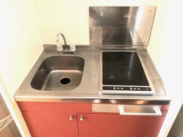 キッチン(同タイプ部屋の写真となり設備等は現況と異なる場合があります)