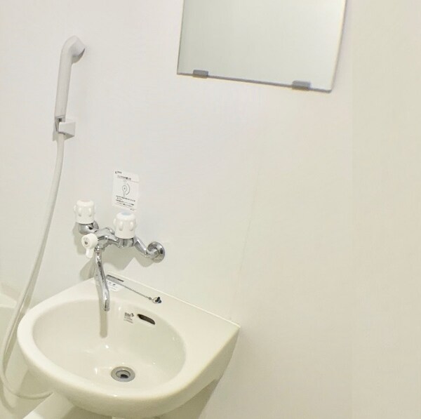 洗面(同タイプ部屋の写真となり設備等は現況と異なる場合があります)