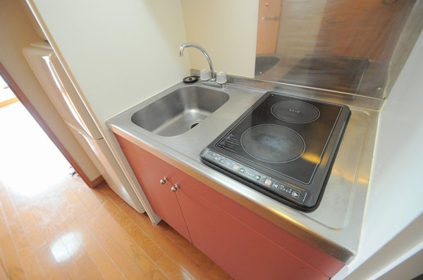 キッチン(同タイプ部屋の写真となり設備等は現況と異なる場合があります)