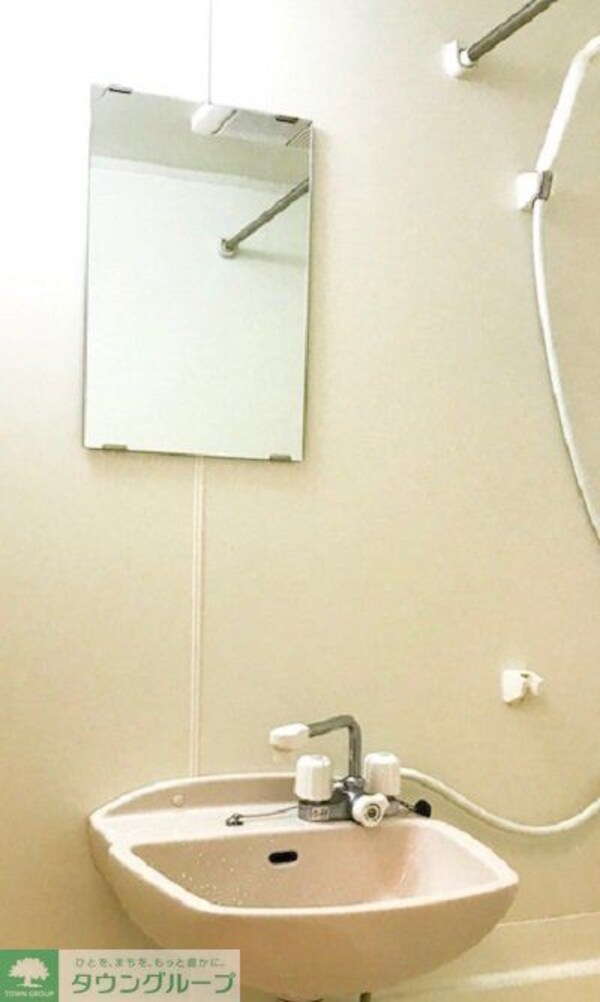 洗面(同タイプ部屋の写真となり設備等は現況と異なる場合があります)