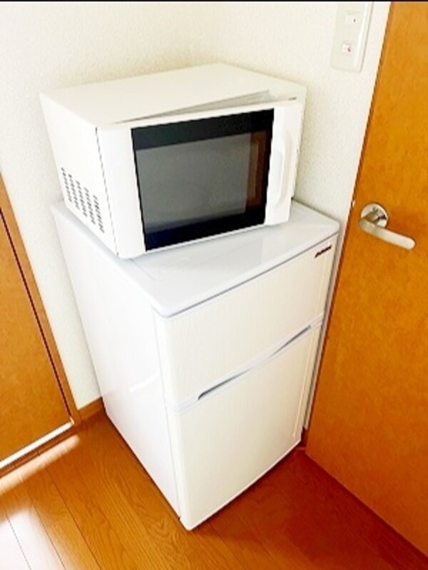 設備(冷蔵庫＋電子レンジ)