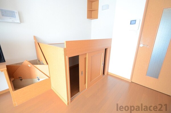 リビング・居室(同タイプ部屋の写真となり設備等は現況と異なる場合があります。)