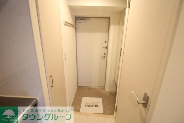 玄関(※同建物別部屋参考写真)