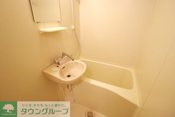 バス／シャワールーム等(同タイプ部屋の写真となり設備等は現況と異なる場合があります。)