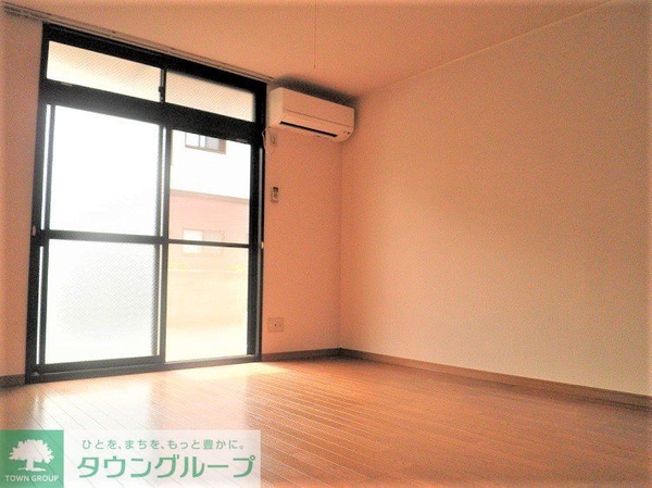 寝室(部屋によって家具家電の有無は異なります)
