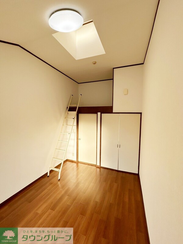 寝室(★駅まで平坦アクセス★)