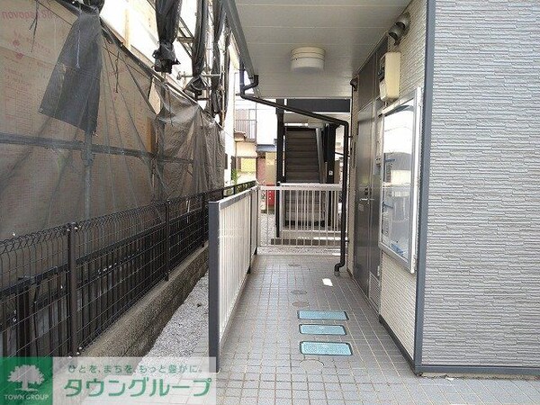 エントランス(１階玄関側共用廊下)