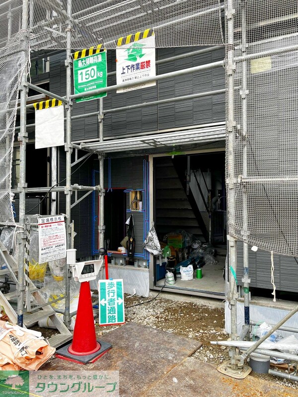 エントランス(駐車場)