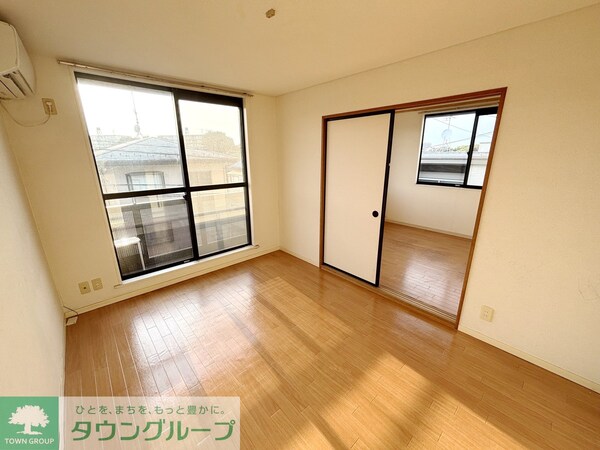 リビング・居室(別部屋参考写真)