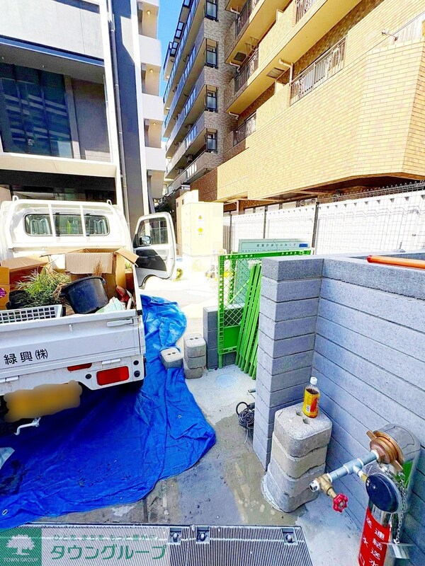 ロビー(駐車場)