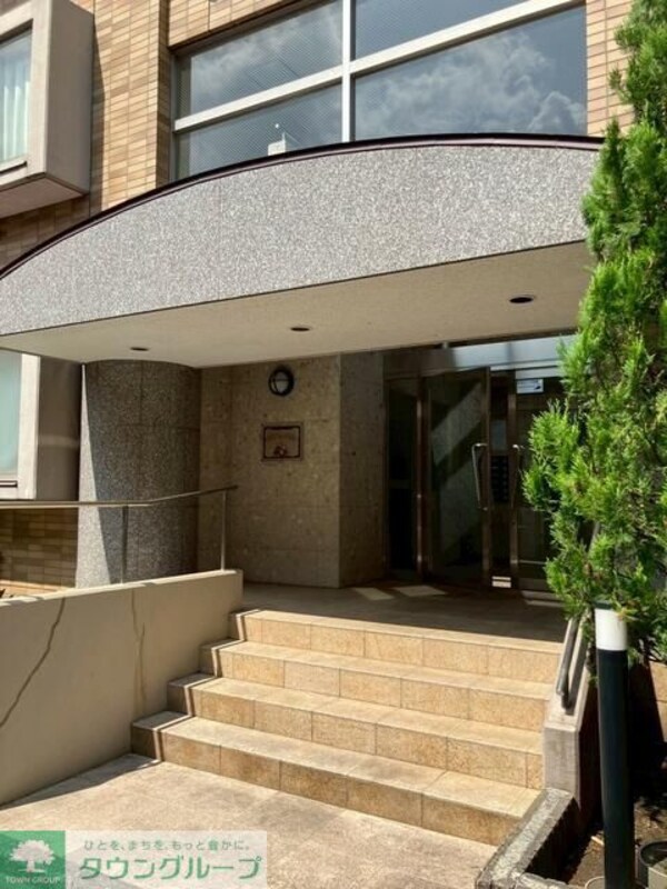 エントランス(タウンハウジング調布店まで♪)