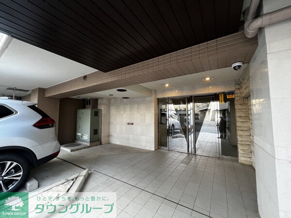 エントランス(駐車場)