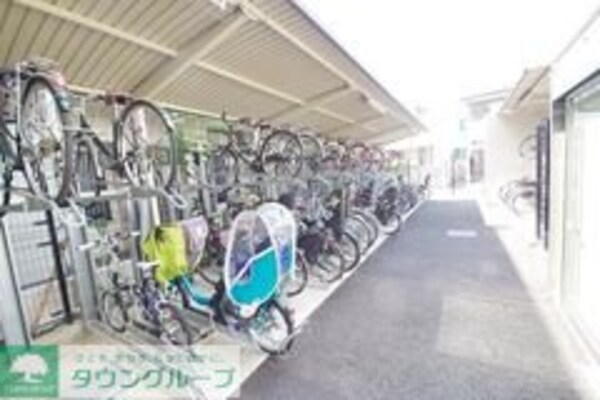 駐車場(タウンハウジング調布店まで♪)