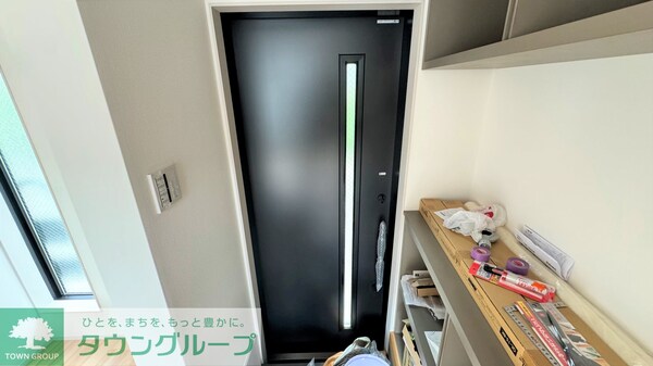 玄関(タウンハウジング調布店まで♪)