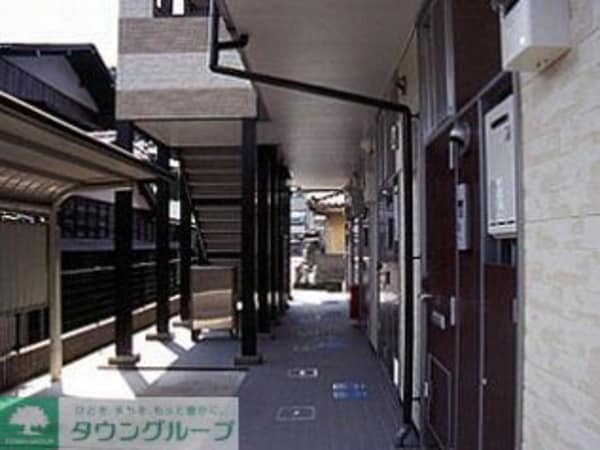 エントランス(設備・仕様は号室により異なる為、現況を優先致します。)