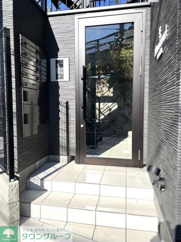 エントランス(★お部屋探しはタウンハウジング稲田堤店まで★)