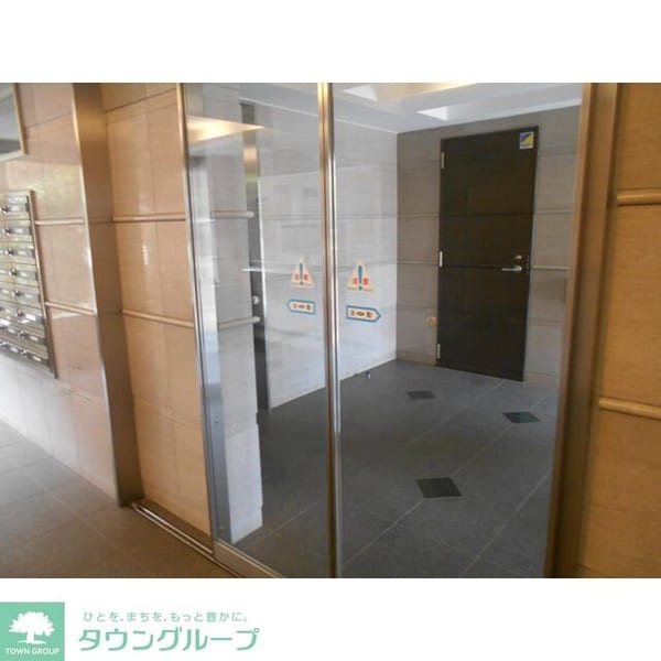 エントランス(タウンハウジング調布店まで♪)