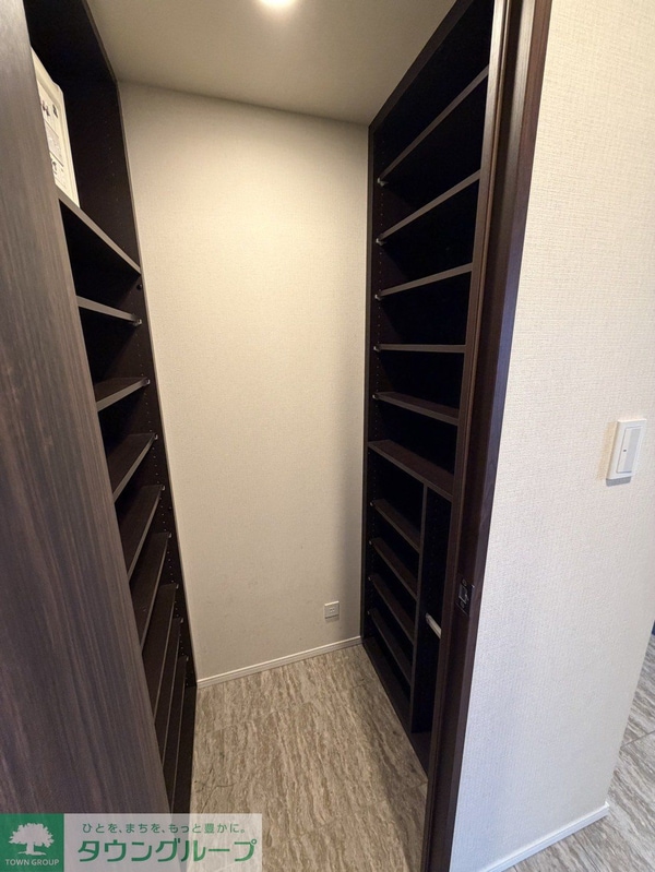 収納(シューズインクローク)