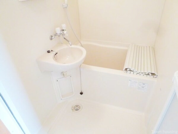 バス／シャワールーム等(★お部屋探しは株式会社タウンハウジング東京まで★)