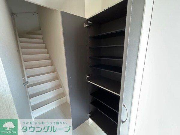 玄関(★お部屋探しは株式会社タウンハウジング東京まで★)