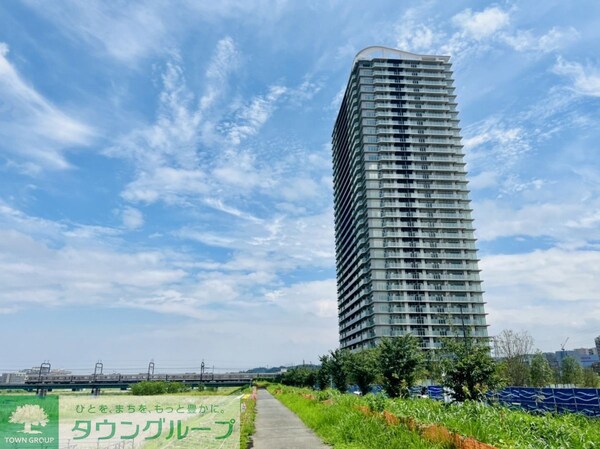 外観(人と地球にやさしい、超高層ZEHレジデンス。)