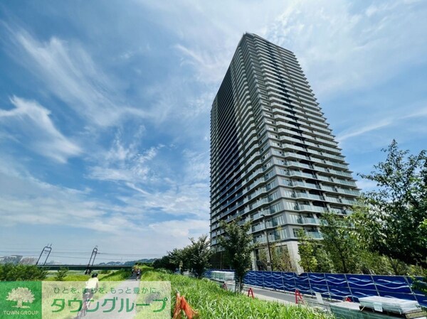 外観(地上33階建て・全520邸の新たなランドマークタワー)