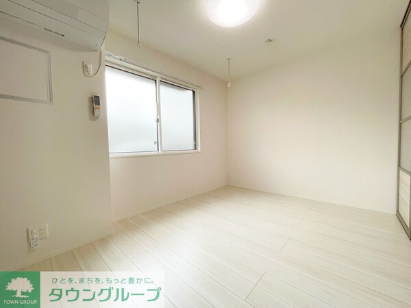 寝室(★お部屋探しは株式会社タウンハウジング東京まで★)