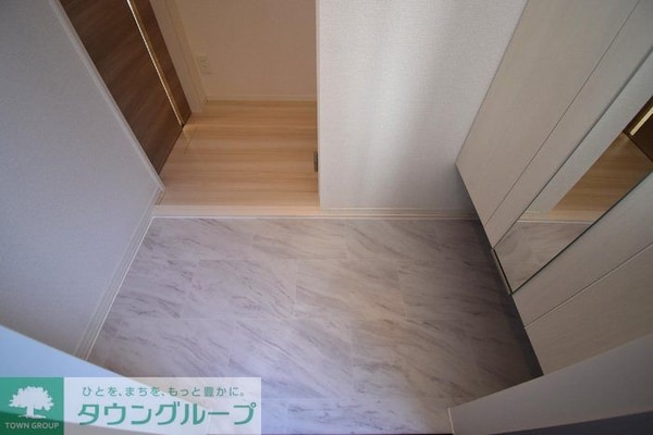 玄関(★お部屋探しは株式会社タウンハウジング東京まで★)