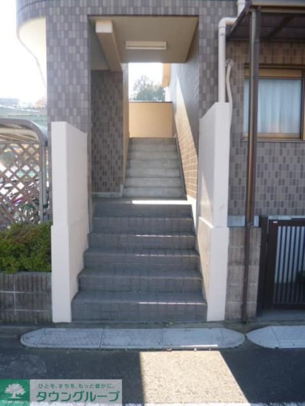 エントランス(★お部屋探しは、タウンハウジング多摩センター店へ★)