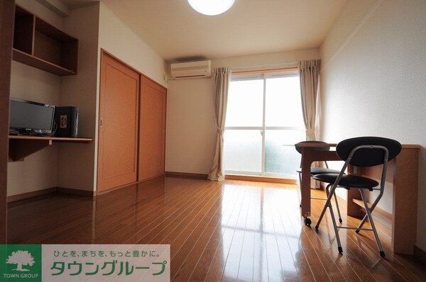 リビング・居室(設備・仕様は号室により異なる為、現況を優先致します。)