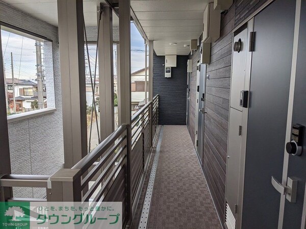 エントランス(設備・仕様は号室により異なる為、現況を優先致します。)