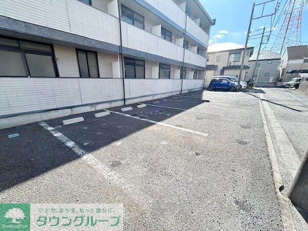 駐車場(★敷地内の駐車場も空あります★)