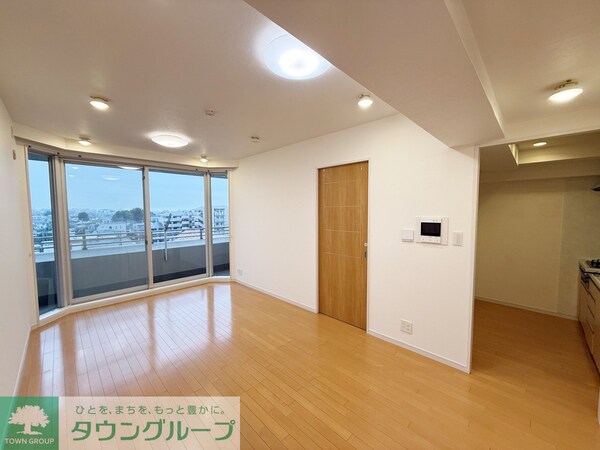 リビング・居室(タウンハウジング調布店まで♪)
