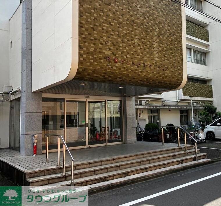 物件内観写真16　(エントランス)