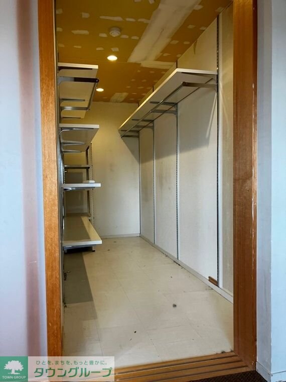 物件内観写真12　(玄関)