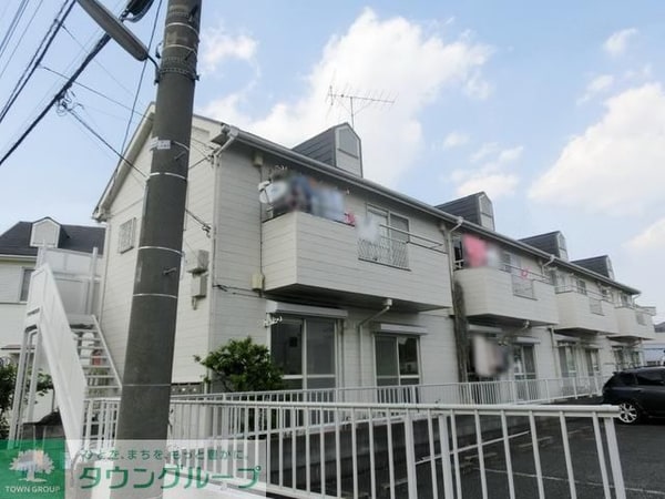 外観(★喜多見駅徒歩９分・全戸南東向きのアパートです★)