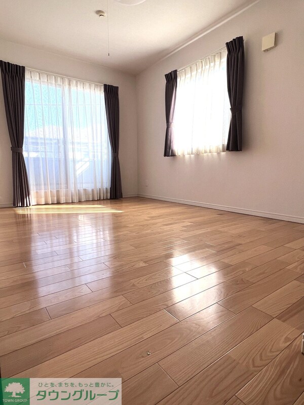 リビング・居室(洋室約7.3帖)