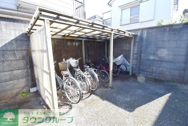 物件内観写真3　(外観・共用部)