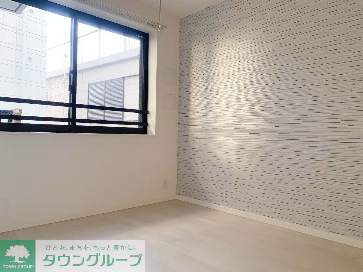 物件内観写真2　(リビング/居室)