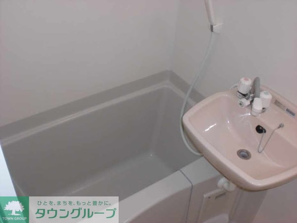 バス／シャワールーム等(仕様・設備は現況と異なる場合があります。現況優先。)