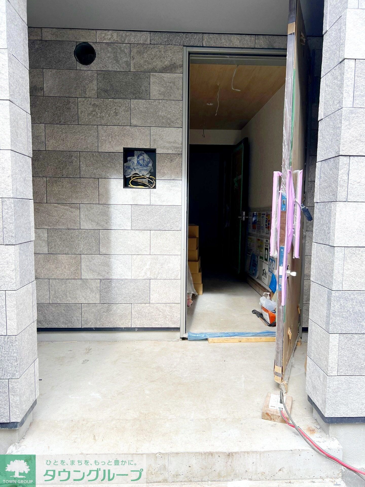 エントランス(駐車場)