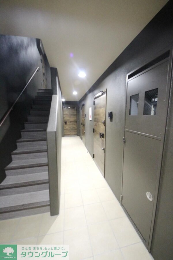 エントランス(★玄関口からの廊下です★)