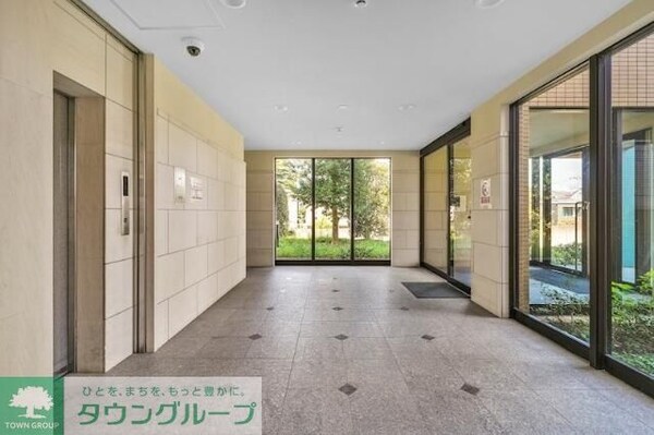 エントランス(タウンハウジング調布店まで♪)