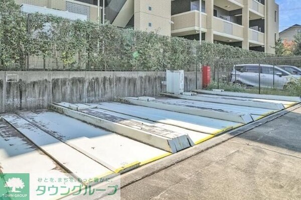 駐車場(タウンハウジング調布店まで♪)