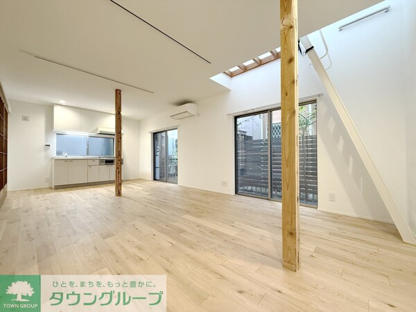 リビング・居室(タウンハウジング調布店まで♪)