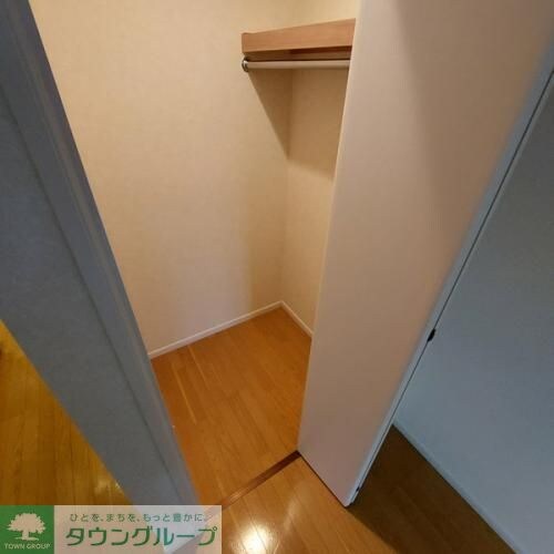 物件内観写真13　(玄関)