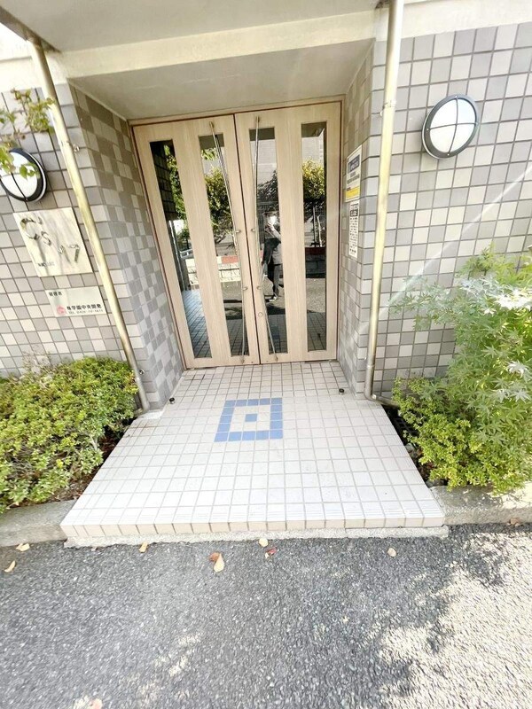 エントランス(★お部屋探しは株式会社タウンハウジング東京まで★)