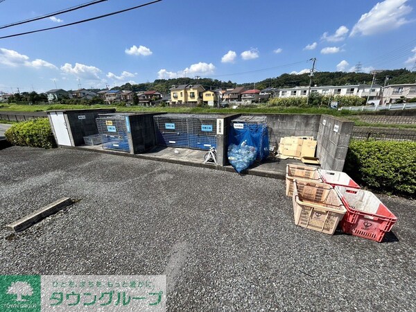 その他(整理されたごみ置き場です。)