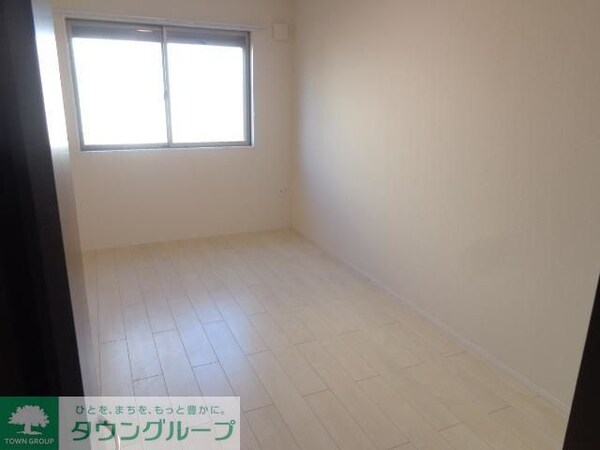 寝室(★お部屋探しは株式会社タウンハウジング東京まで★)